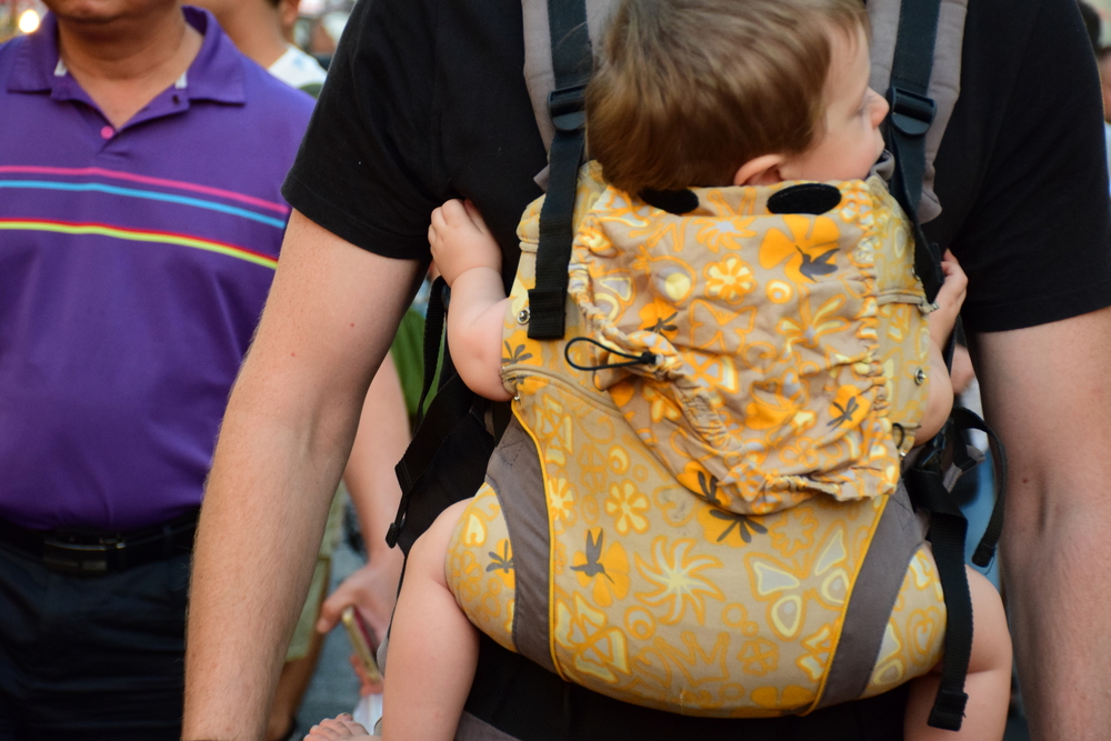 La moda del babywearing: la fascia Mei Tai 