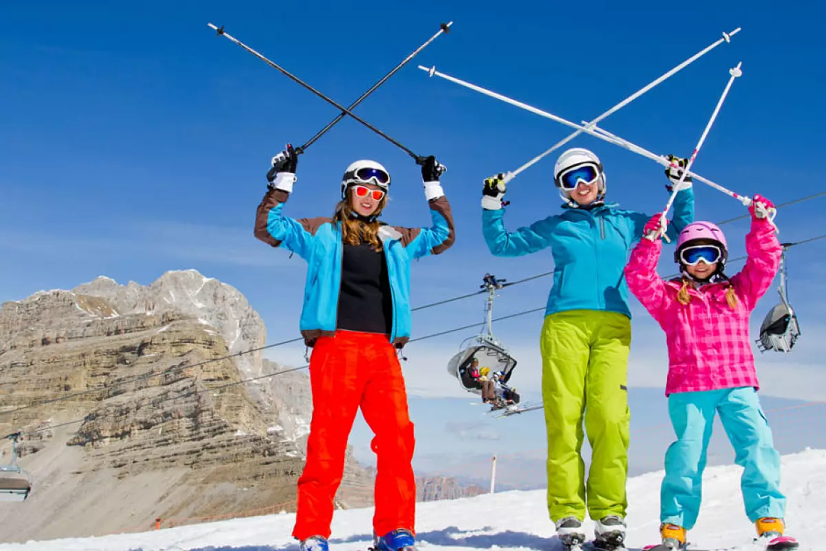 madonna di campiglio con bambini