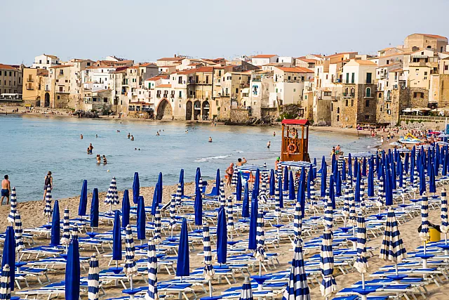 spiagge attrezzate a Cefal&ugrave; per famiglie